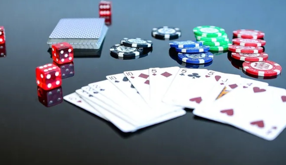 Kinh nghiệm dễ thắng khi sở hữu bộ bài Full House Poker